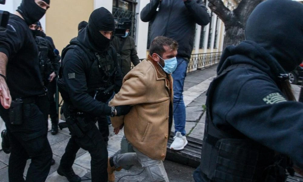 Η ώρα της απολογίας για τον προπονητή ιστιοπλοΐας που κατηγορείται για βιασμό ανήλικης αθλήτριας